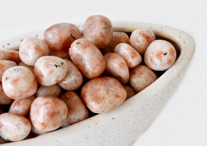 Nouvel Arrivage Pierre de Soleil 1kg Pierres Roulées Naturelles Polies Pierres de Guérison pour la Méditation et la Décoration - Product Image 5