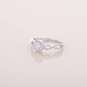 Bague en argent sterling 925 plaqué rhodium avec diamant de laboratoire de 0,447 ct serti griffe, design halo torsadé, certifiée IGI, bijou de fiançailles - Product Image 2