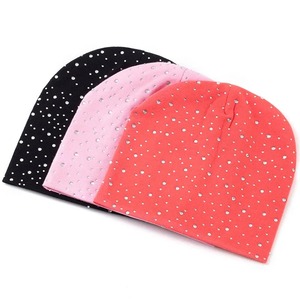 หมวกผ้าฝ้ายประดับเพชรเทียมสำหรับเด็ก หมวกบีนนี่สีพื้น หมวกเด็กวัยหัดเดิน เด็กชาย เด็กหญิง ทารก หมวกนุ่ม อุ่น - Product Image 1