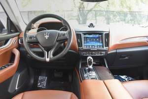 CLEAN 2017 Mas-e-ra-ti Leva _ nte 3.0L AWD - Product Image 2