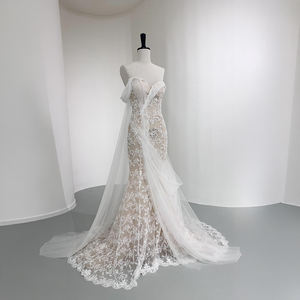 Robes de mariée sirène modernes et élégantes NT128 avec broderie en dentelle, traîne chapelle et fleurs pour femmes - Product Image 1