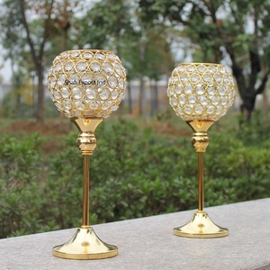 Ensemble de 2 bougeoirs décoratifs en cristal doré, pièce maîtresse de jardin extérieur pour les fêtes de mariage, décoration lumineuse - Product Image 1