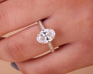 แหวนหมั้นเพชรรูปวงรี925เงินสเตอร์ลิงสำหรับผู้ใหญ่ในห้องปฏิบัติการ - Product Image 1