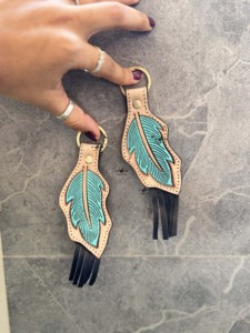 LLavero de cuero con plumas turquesa, novedad en llaveros de gran oferta, llavero con flecos de cuero genuino, llaveros de cuero de lujo - Product Image 5