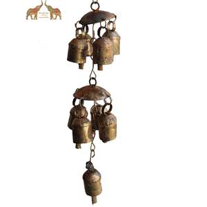 Carillon à vent antique à 13 cloches en fer et acier recyclés, design Art Déco moderne pour décoration extérieure de patio et mobiles harmonieux - Product Image 2