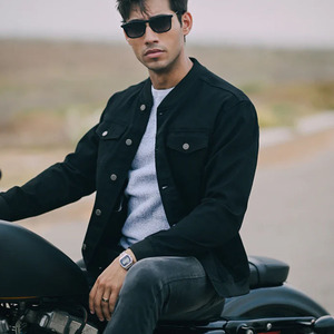 OEM Jeans en coton Veste en jean pour homme Noir uni personnalisé 1 pièce Veste en jean en stock Veste en jean motard de qualité supérieure - Product Image 2
