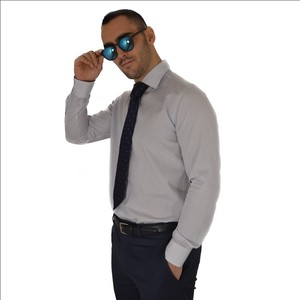 Camicia da uomo nel 100% cotone di alta qualità a righe blu sottili seguendo l'esportazione della tradizione Made in Italy - Product Image 3
