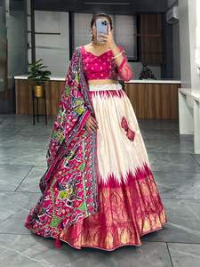 Último diseñador Dola Silk Patola Impreso Lahenga Choli Por Fab Zone - Product Image 5