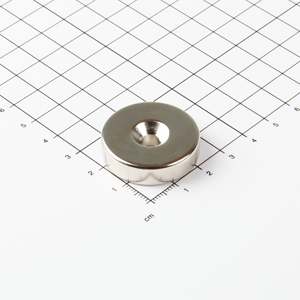 Magnete ad anello in neodimio Ø30xØ5,5x8mm con svasatura conica - Product Image 1