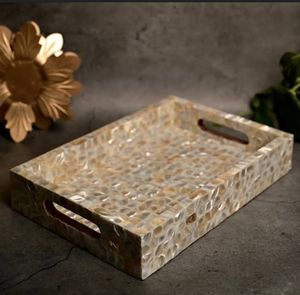 Plateau en nacre de coquillage entièrement fait à la main avec un design rectangulaire simple et luxueux - article tendance - Product Image 1