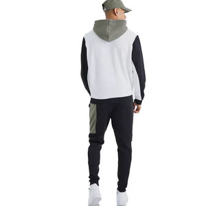 Pantalon de survêtement à capuche avec poche cargo pour hommes, poche cargo avant personnalisée avec poche cargo pour les deux manches et ensemble de jogging empilé pour hommes - Product Image 3