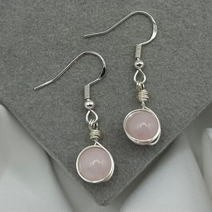Boucles d'oreilles en cristal de guérison en quartz rose plaqué argent 925, bijoux fins faits à la main en argent sterling massif, cadeau pour elle - Product Image 1