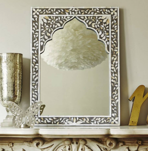 Miroir décoratif en résine de style moderne avec incrustation de résine pour chambre à coucher couloirs salon salle de bain avec cadre en résine - Product Image 1