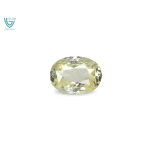 พลอยเพอริดอทสีเหลืองธรรมชาติ 7.04 กะรัต (พุทธราช) รูปทรงเหลี่ยมมรกต - Product Image 1