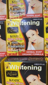 สบู่สมุนไพร Madam Ranee Curcuma,สบู่อาบน้ำสมุนไพรทำความสะอาดผิวหน้าจากประเทศไทย - Product Image 5