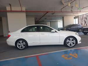 2022 C200 Avantgarde, Volante a la Izquierda, Tracción Delantera, Asientos de Cuero, Motor de Gasolina de Aspiración Natural, Color Oscuro, Sedán con ACC - Product Image 4