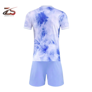 เครื่องแบบฟุตบอลคลาสสิกขนาดสีของทีมปรับแต่งได้และชุดทีมฟุตบอลสำหรับผู้ใหญ่ผลิตจากปากีสถาน - Product Image 3