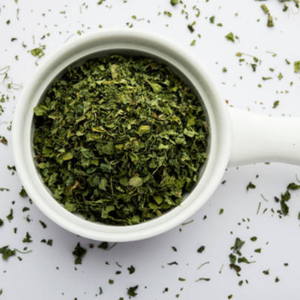 Feuilles de fenugrec Kasuri Methi 100 % pures, entières, de qualité supérieure, exportées, saveur intense, provenant du Gujarat - Product Image 3