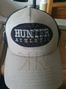 Wholesale Custom Embroidery Logo 5 Panel Laser Cut Hole Polyester Sports Gorras Golf Hat High Quality <b>Waterproof</b> Baseball <b>Cap</b> - Product Image 2