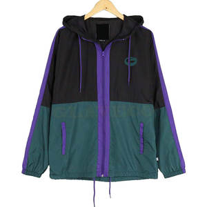 Chaqueta cortavientos con capucha cómoda al mejor precio teñida con patrón de letras para el invierno en oferta - Product Image 3