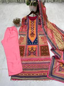 Haut imprimé miroir à la mode de haute qualité avec pantalon et ensemble ethnique de créateur Dupatta pour femmes modernes - Product Image 6