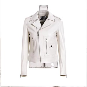 All Match Veste classique en peau de mouton matelassée pour femmes Personnalisable Short en cuir véritable souple et durable Traitement des vestes courtes - Product Image 4