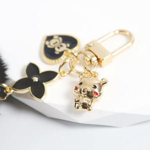 Модный мягкий пушистый плюшевый брелок из искусственного меха, четырехлистный клевер, брелок для ключей автомобиля, мягкий брелок для ключей со стильным дизайном - Product Image 5