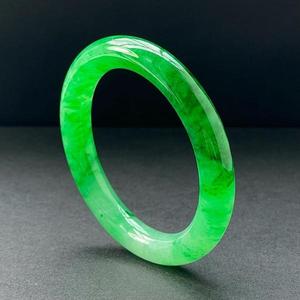 กำไลข้อมือหยกเขียวคลาสสิคทรงมงกุฎทรงกลมสีทึบของขวัญเครื่องประดับแฟชั่น - Product Image 3