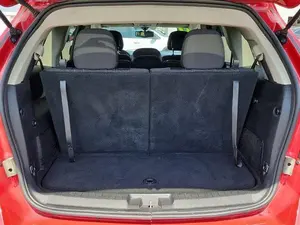 Dodge Journey SXT 2017, Volante a la Izquierda, Asientos de Cuero, Neumáticos R19, Techo Solar Panorámico Automático, SUV - Product Image 4