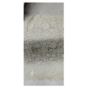 Tissu brodé en filet élégant à la demande de qualité supérieure pour les tenues de fête pour filles Collection de robes disponibles à la vente - Product Image 1