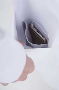 Bata de laboratorio de exfoliación médica Smart Fit hecha a medida, diseño de manga larga ligero de alta calidad al por mayor - Product Image 6