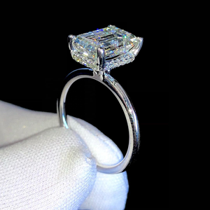 แหวนเพชร2.50กะรัตมรกตสำหรับสตรีขนาด14K สีทองคำขาว - Product Image 3