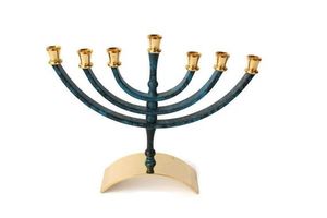 Candelabro de metal dorado para decoración de fiestas con construcción duradera y aspecto elegante para eventos especiales - Product Image 6