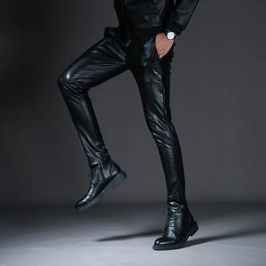 Invierno nuevos hombres Skinny Biker Faux Leather Pants moda motocicleta pantalones para hombre Stage Club Wear - Product Image 2