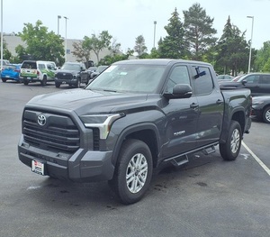 4WD มือสอง2025 toyotaaaa ทุนดรา SR5 crewmax Cab - Product Image 1