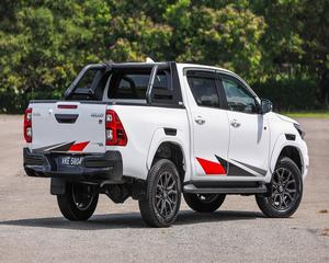 TOYOTA HILUX DC GR SPORT 2023 d'occasion en excellent état, transmission automatique, conduite à gauche/droite - Product Image 2