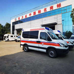 Ambulancia de Emergencia Médica de Fábrica, Usada, para Tamaños Medianos de 3-8m de Longitud, Tracción Trasera, Automática, Gasolina, Emisión EURO 6 - Product Image 4