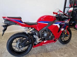 รถจักรยานยนต์สำหรับกีฬาแข่งขันรุ่น CBR600RR 599 ซีซี ปี 2026 กำลังขายและพร้อมส่งออก - Product Image 3