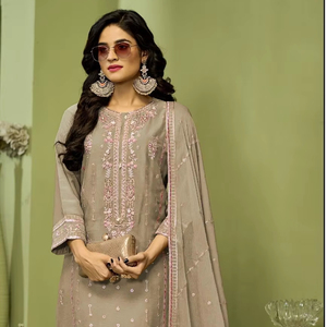 Costume de mariage formel Salwar Kameez en mousseline de soie brodée papillon lourd avec travail manuel vente en ligne - Product Image 1