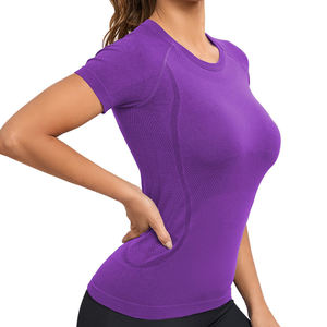 Vente en gros T-shirt de sport élégant et respirant, ultra doux au toucher, meilleur tissu en polyester, pour femmes - Product Image 3