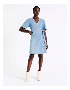 Vestido MIDI de manga corta con cuello en V para mujer decorado con cinturón patrón sólido cintura natural vestido tejido ecológico - Product Image 5