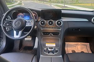 Mercedes-Benz C300 4MATIC Coupé 2023 Toutes Options Extrêmement Propre Prête Pour Expédition - Product Image 4