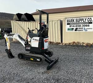 Mini-excavatrice Hitachi, moteur 22 tonnes, poids opérationnel 0,4 m³ de capacité de la benne, puissance 10-25 kW, composants essentiels à vendre - Product Image 1