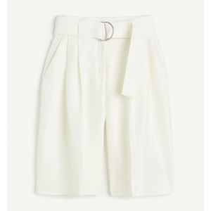 กางเกงขาสั้นแบบมีสายรัดยาวถึงเข่าสีขาวระบายอากาศได้ดีสีล้วนผ้าลูกฟูก - Product Image 1