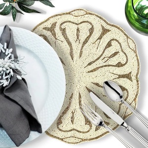 Napperon de table perlé fait à la main d'aspect royal Table de restaurant d'hôtel napperon perlé décoratif et article d'utilisation doué - Product Image 3