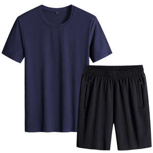 Conjunto de camiseta y pantalones cortos informales de verano para hombre 100% algodón - Product Image 1