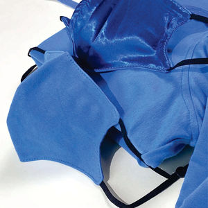 Hoodie en soie de luxe de haute qualité avec logo personnalisé, en polaire épais brodé, pour femme, coupe courte, doublure intérieure en satin, idéal pour l'hiver - Product Image 4