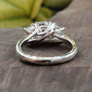 1.50CT Lab Grown Round Cut Diamond 10K Oro sólido Anillo de Bodas de compromiso de tres piedras para mujeres para fiestas Certificadas por IGI - Product Image 4