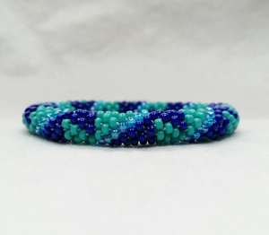 Brazalete de abeja con cuentas hecho a mano-Brazalete para mujeres y niñas - Product Image 4