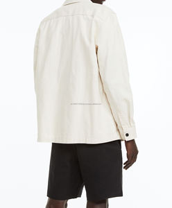 Pantalones cortos de mezclilla elegantes de gran tamaño para hombre con diseño desgastado y dobladillo deshilachado-Moda informal de verano - Product Image 3